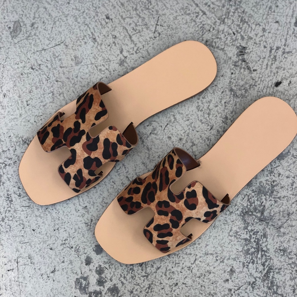 Leopard Print Flats Sandals - Picture 3 of 5